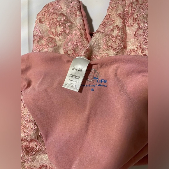 🩱 Blue Life Lace Pink Deep V-neck One Piece Swimsuit SZ Medium NWOT - Picture 6 of 7